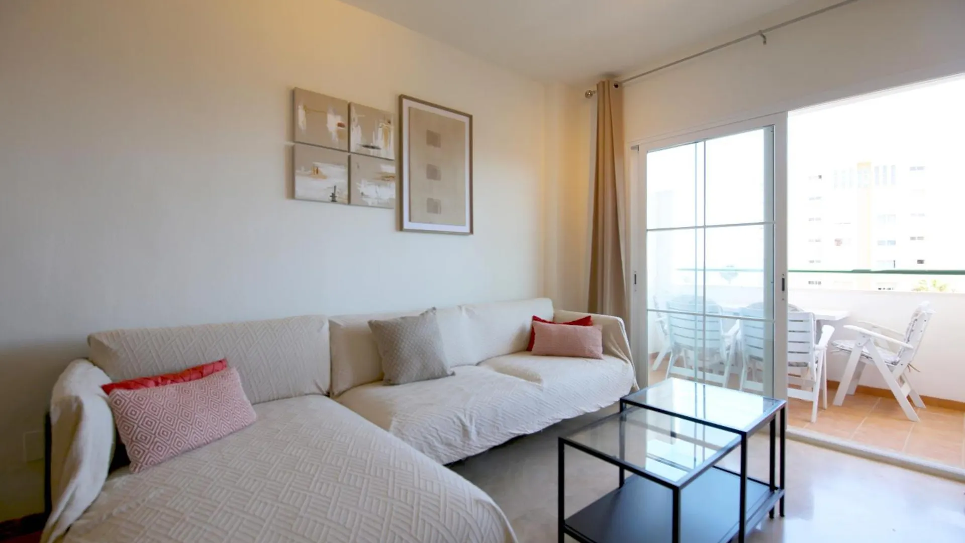 Estepona Port Apartment Sunny