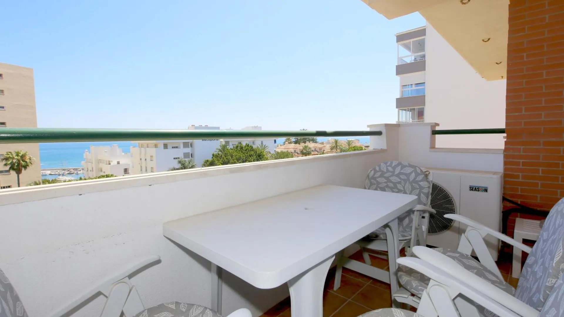 Estepona Port Apartment Sunny 0*,